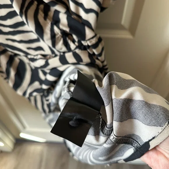 H&M Women Crinkled Tunic Loose-fit Dress In Zebra Print Sz M - Picture 6 of 6